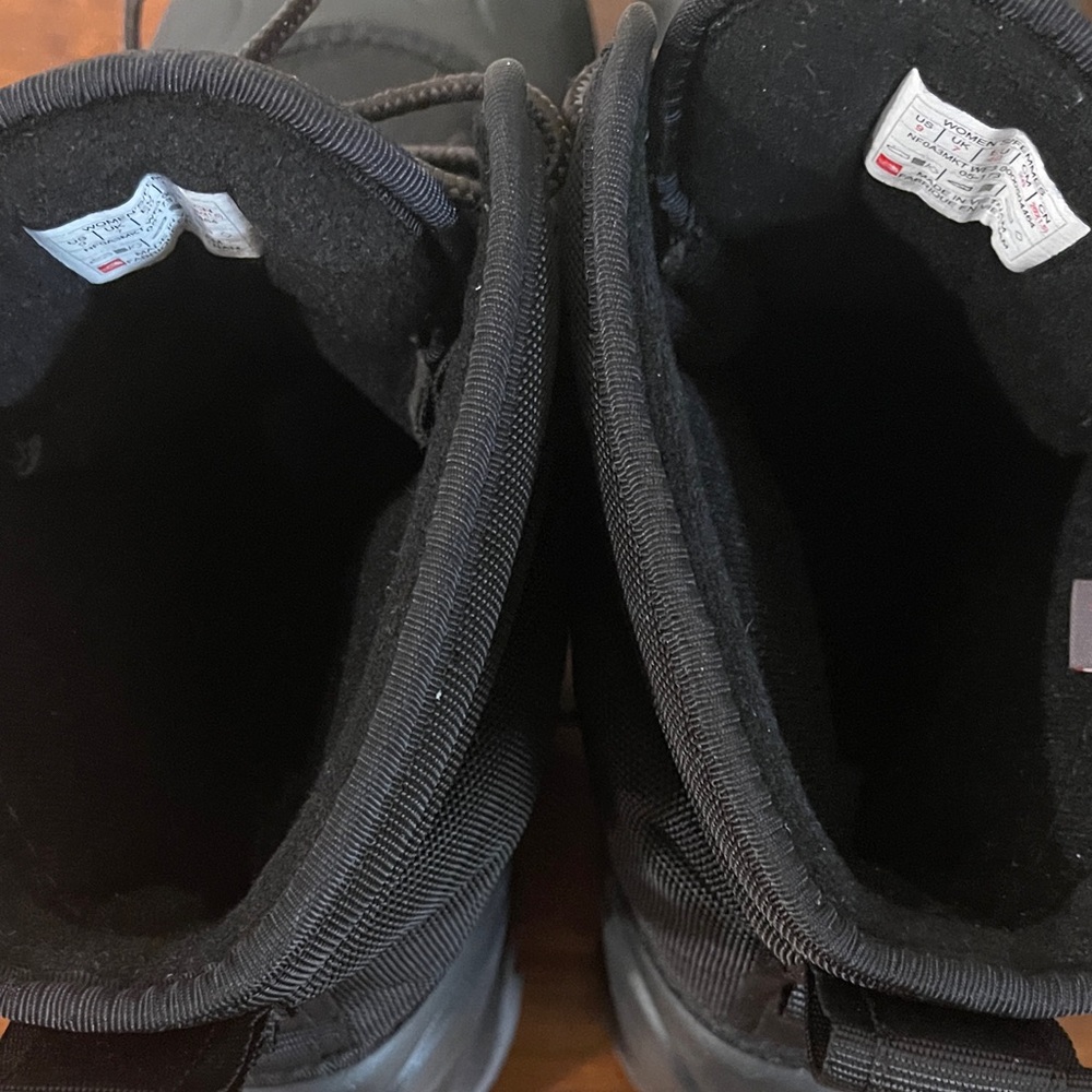The North Face Women's Black Winter Boots - Picture 5 of 5